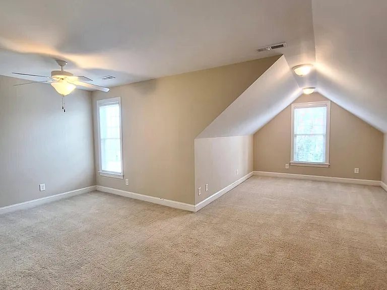168 Blackwater Dr — Photo 17