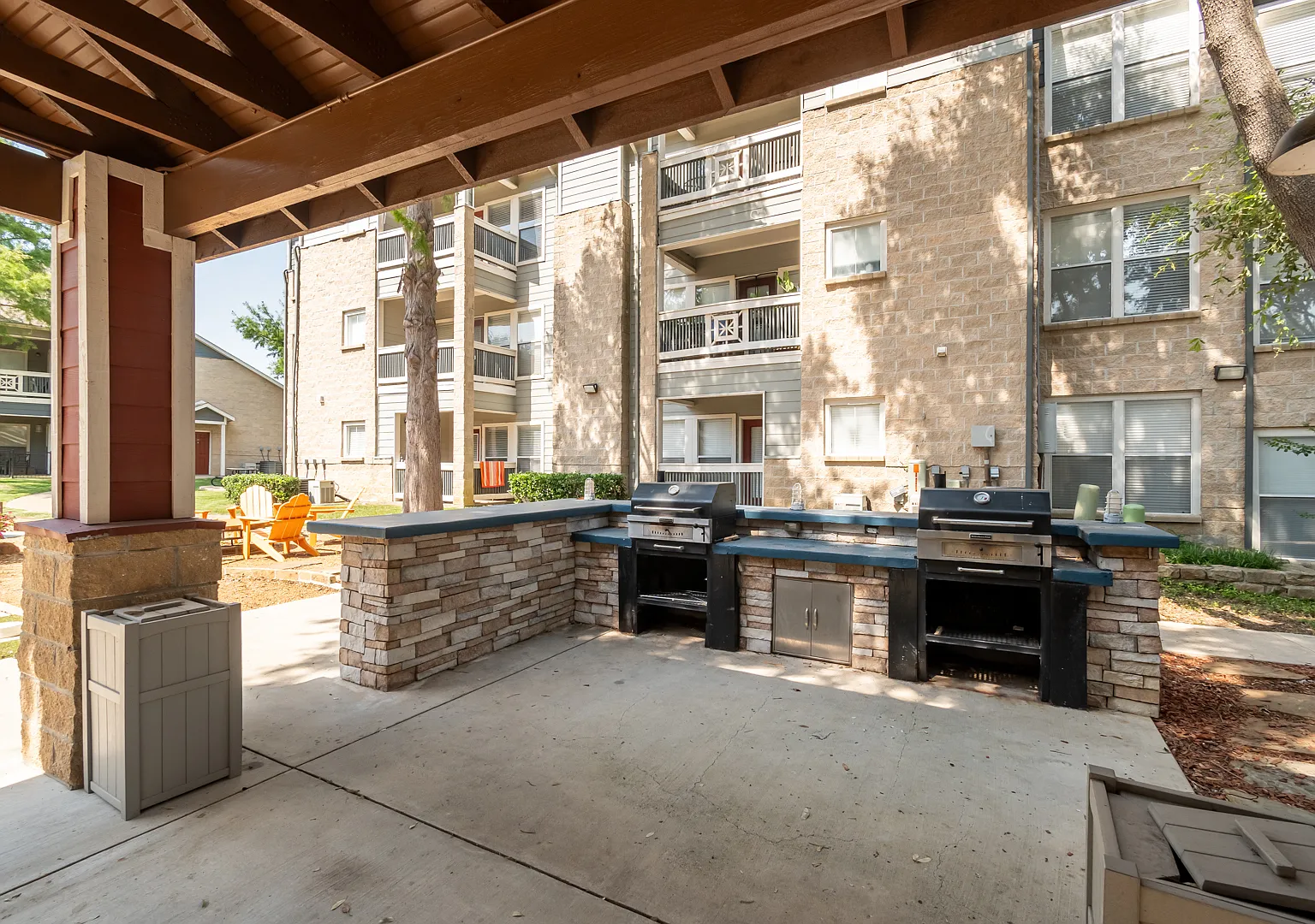 Western Station Apartments — Photo 2