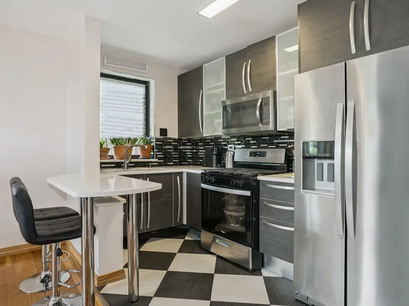 2615 Avenue O image 1 of 6