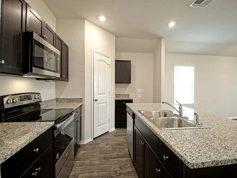 771 Monarch Dr — Photo 16
