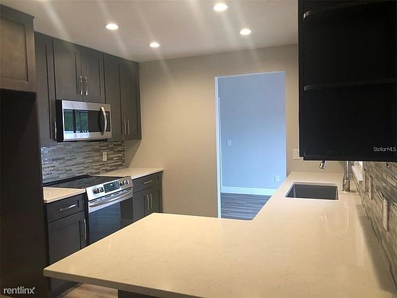 5th image of 2328 Queenswood Cir