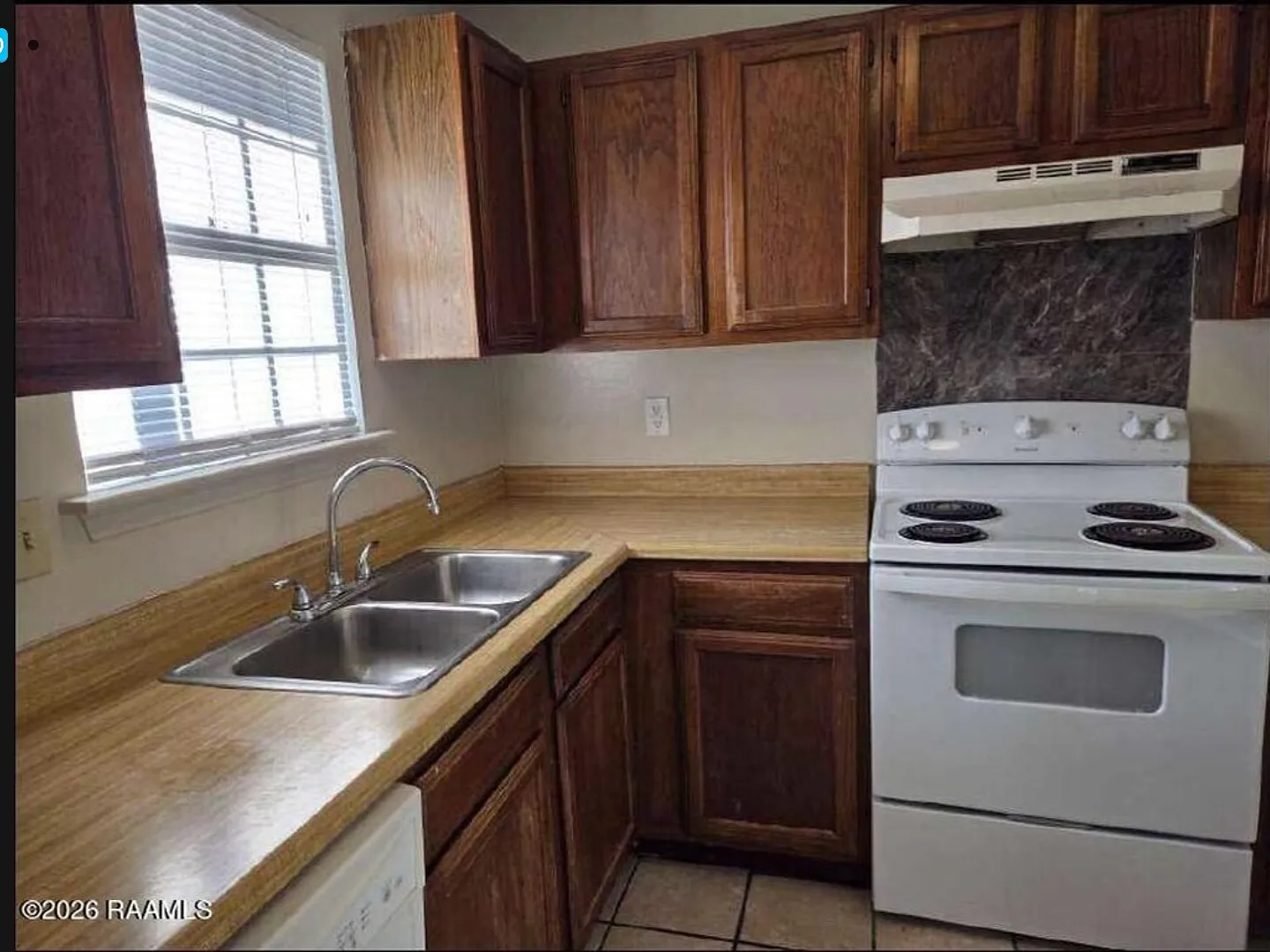 2 bed, 1.5 bath, 900 sqft, $850 — Photo 4