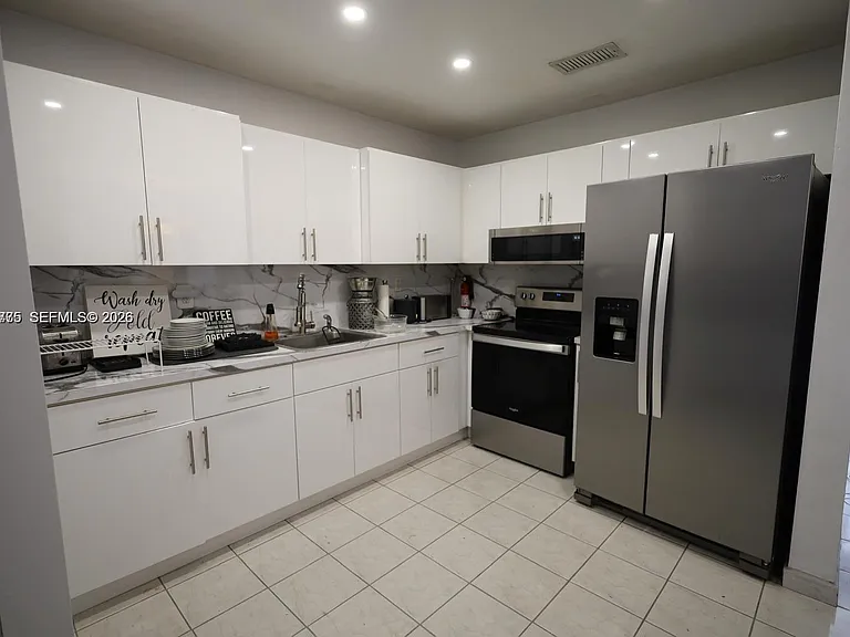4306 SW 131st Ave — Photo 2