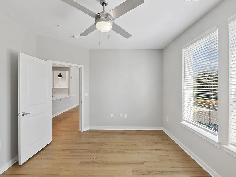 320 Voyager Way NW — Photo 9