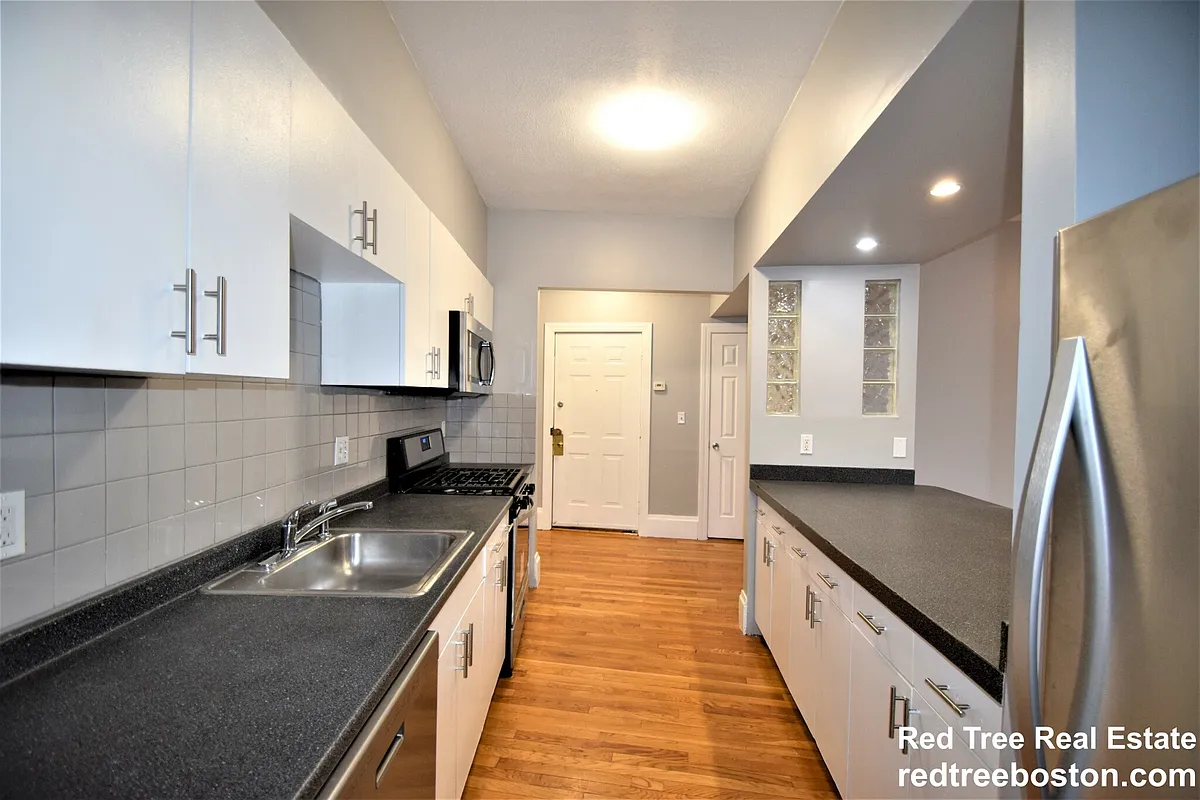 Building Photo - 83 Glenville Ave #2