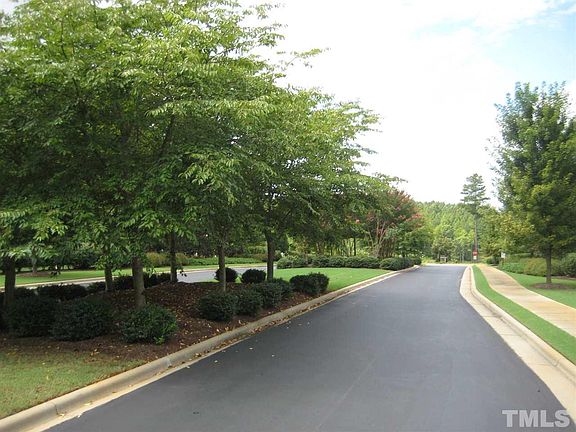 2nd image of 44 Sweet Meadow Ln