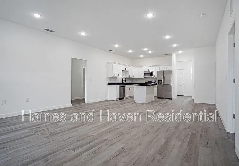 308 Pearl St — Photo 11