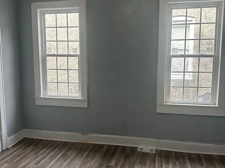1406 Poplar Grove St — Photo 6