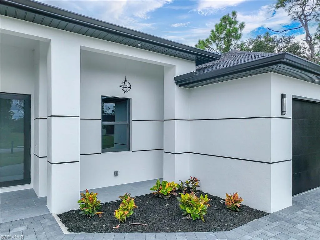 4 bed, 2.5 bath, 1815 sqft, $2,400 — Photo 4