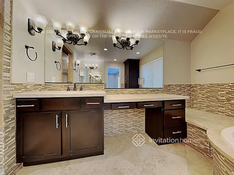 8460 Del Vista Ct — Photo 17