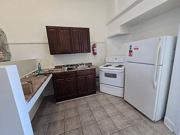 3rd image of 513 Main St