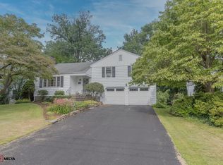 73 Montclair Dr, West Hartford, CT 06107