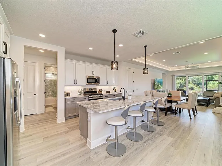1047 Waterline Ct — Photo 2
