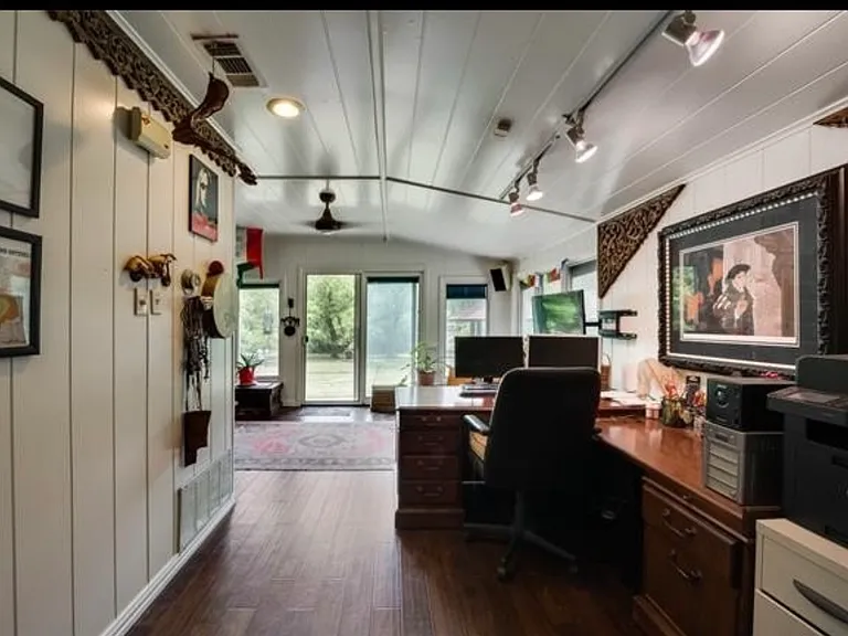 6049 W Red Bird Ln — Photo 5