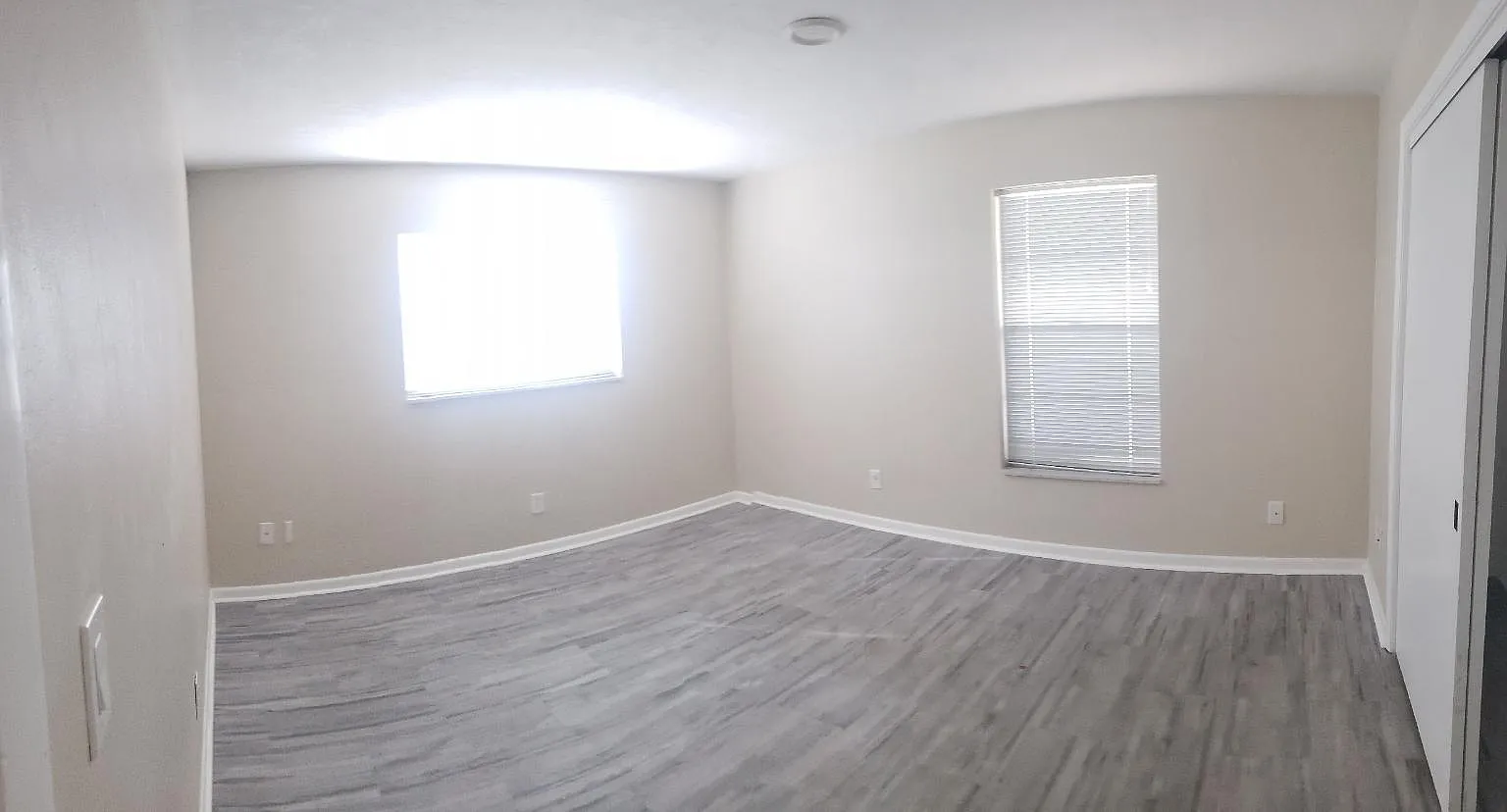2 bed, 1000 sqft, $1,295 — Photo 4