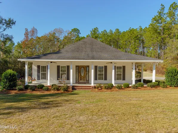 163 W G Rd #F, Lucedale, MS 39452