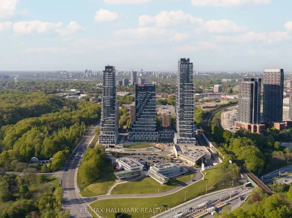 10 Inn On The Park Dr #Pl01, Toronto, ON M3C 0P9
