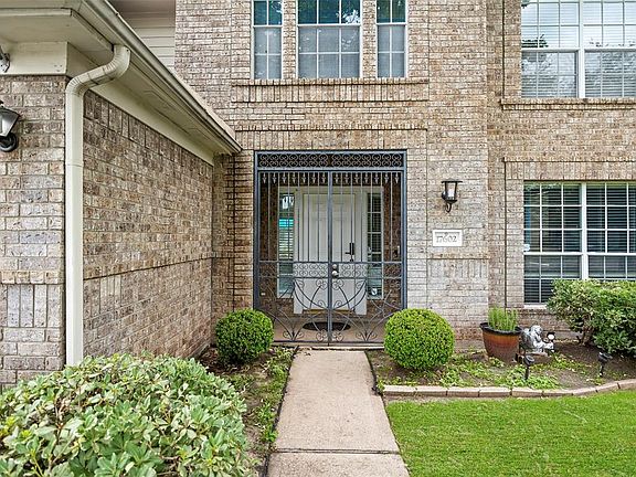 3rd image of 17602 Kenton Crossing Ln