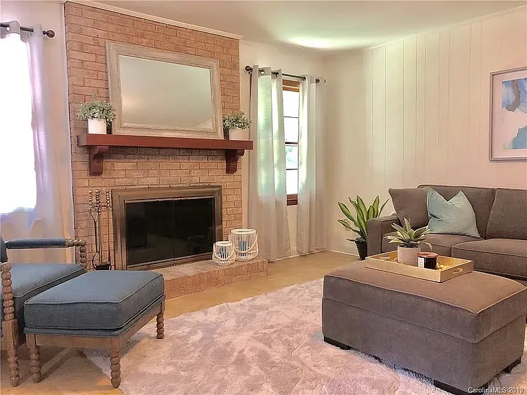 Staging shown and appearance may differ.