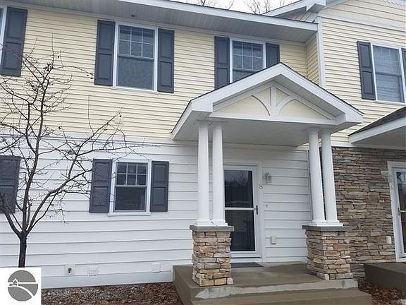 2nd image of 1443 Newport St #8