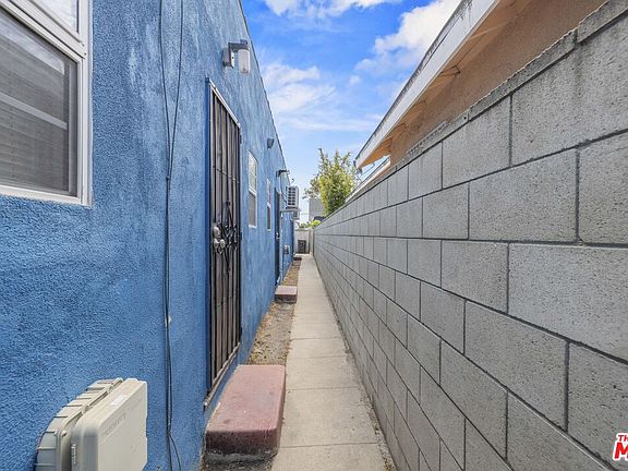 3rd image of 1442 Alamitos Ave