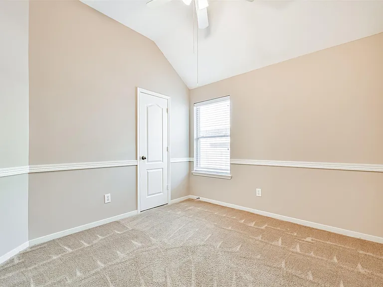 13719 Rolling River Ln — Photo 26