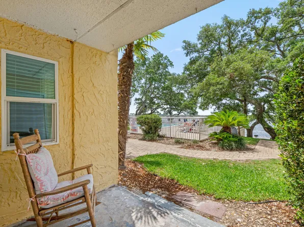 209 W Miracle Strip Pkwy APT H104, Mary Esther, FL 32569