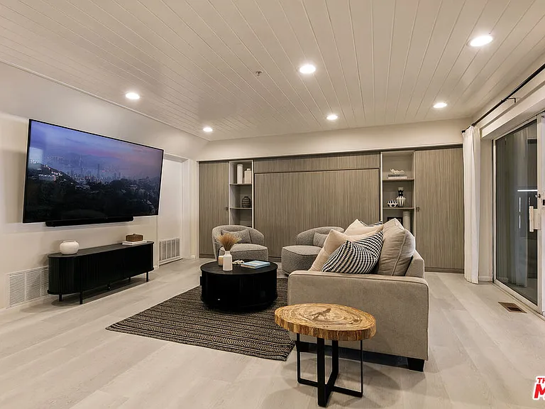 27352 Pacific Coast Hwy — Photo 32