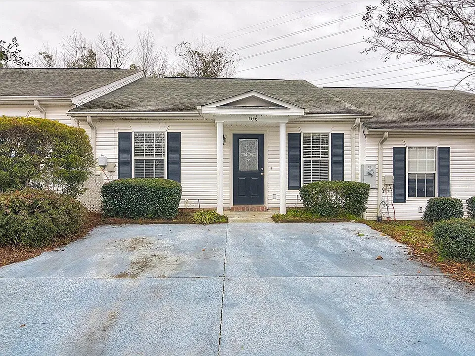 106 Hillsborough Ln
