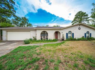 2207 Pinecrest Dr, Gladewater, TX 75647