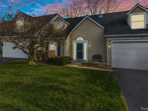 1025 Audubon Dr, Waterford, MI 48328