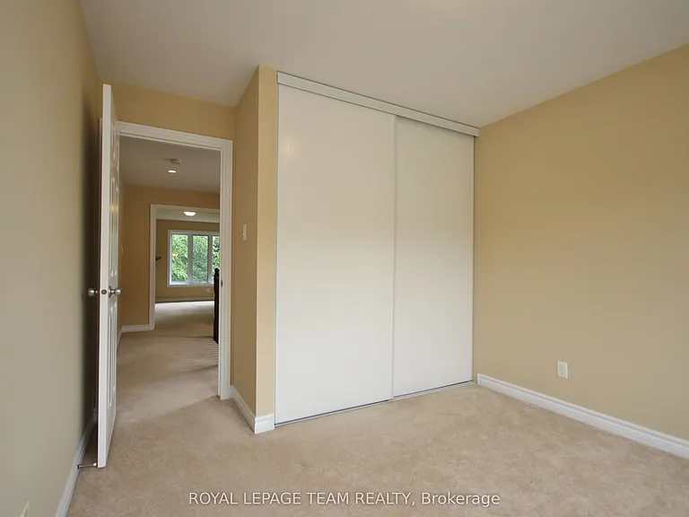 593 Clearbrook Dr — Photo 21