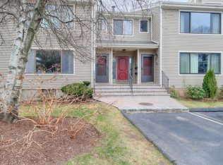 276 Melody Ln #276, Fairfield, CT 06824