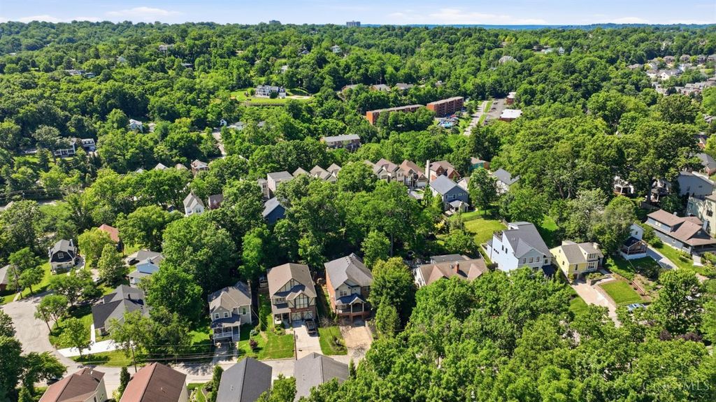 623 Rushton Rd, Cincinnati, OH - View 3