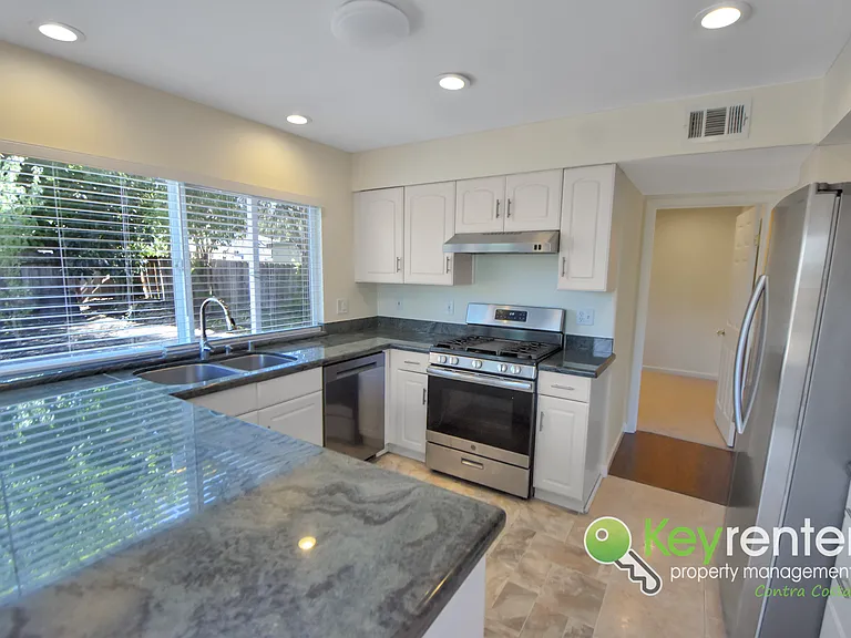 2810 Bowlin Ave — Photo 7