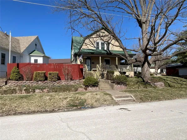3306 Saint Charles St, Hannibal, MO 63401