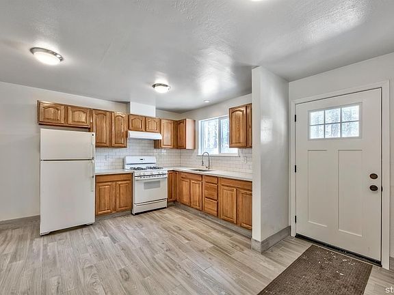 3rd image of 1058 William Ave