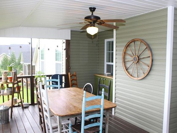 Screened in Porch