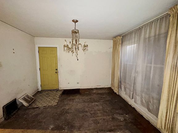 4th image of 9036 S Harper Ave