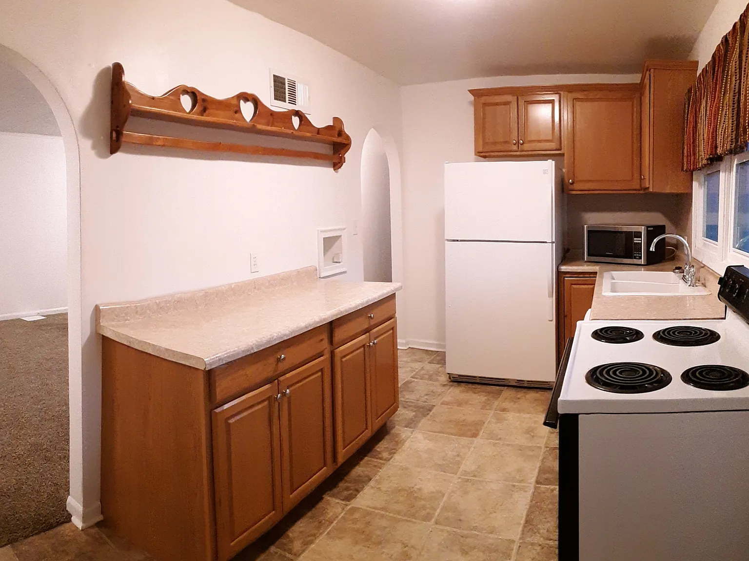 2 bed, 836 sqft, $1,150 — Photo 2