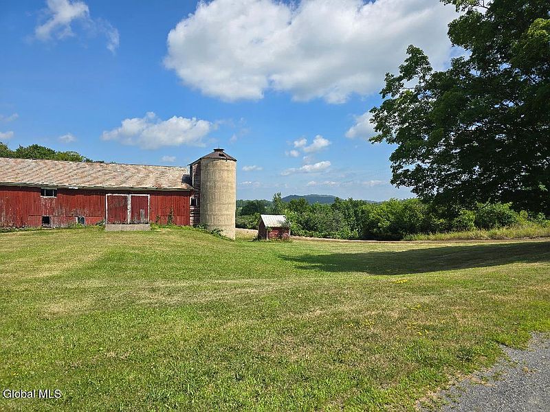 3rd image of 659 Halls Pond Road