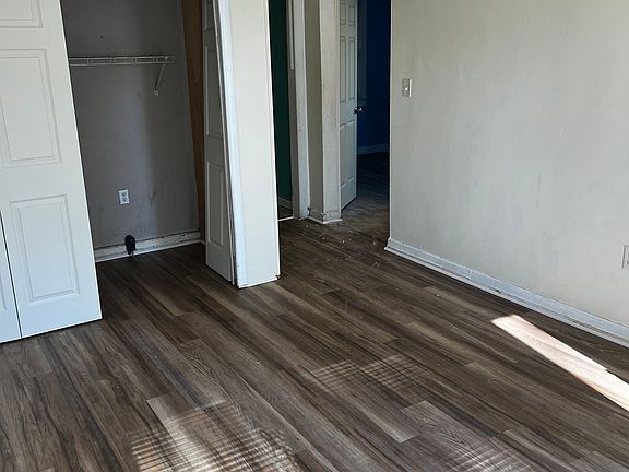 2nd image of 921 Berry St NE #931