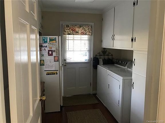 5th image of 2427 Jefferson Ave
