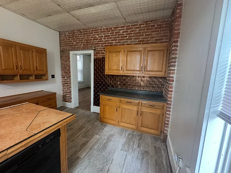 621 N 9th St #1 — Photo 32