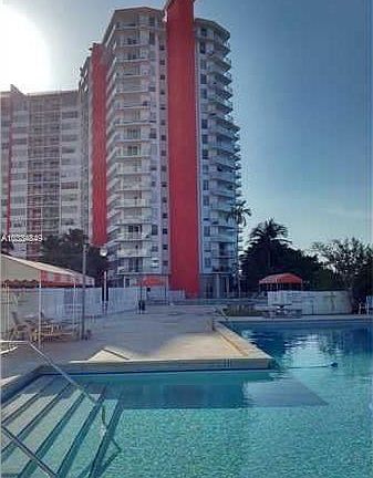 2nd image of 1301 NE Miami Gardens Dr APT 916