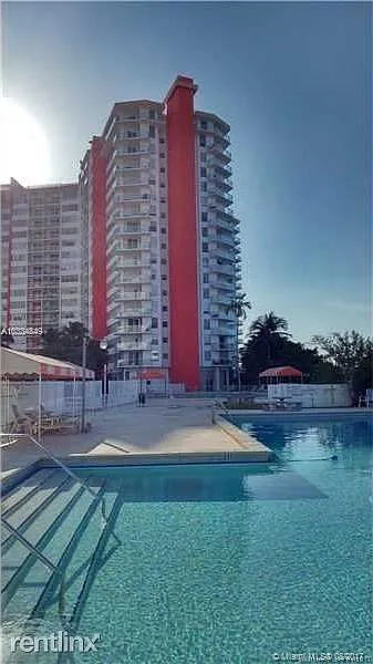 Building Photo - 1301 NE Miami Gardens Dr #916