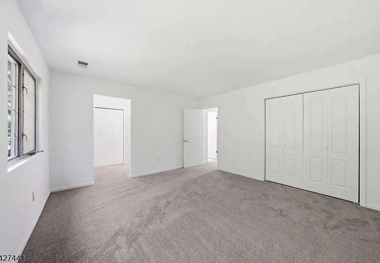 11 Deer Hill Ct — Photo 16