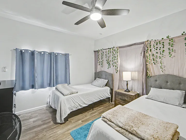 2402 Desert Willow Dr — Photo 47