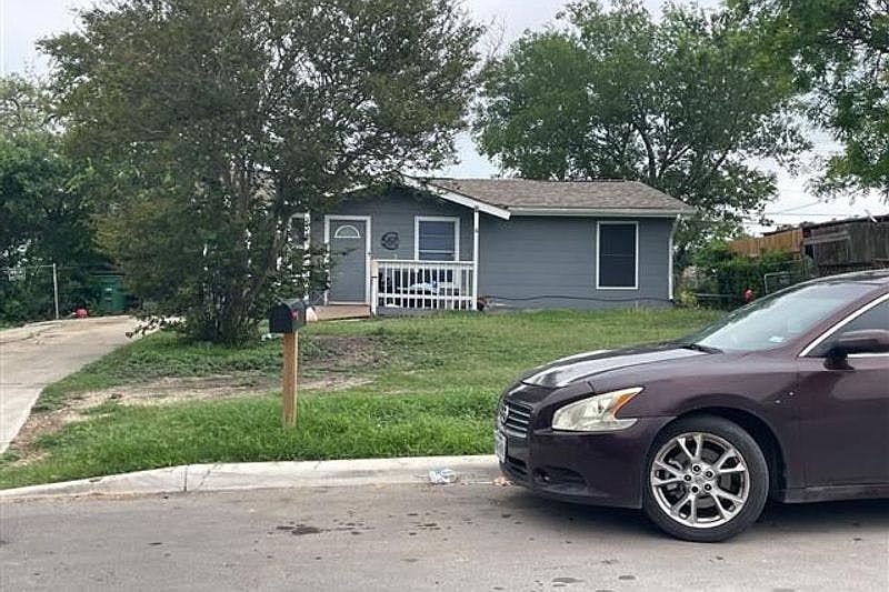 1st image of 331 Rasa Dr