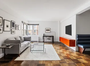 11 Fifth Avenue 7M image 1 of 9